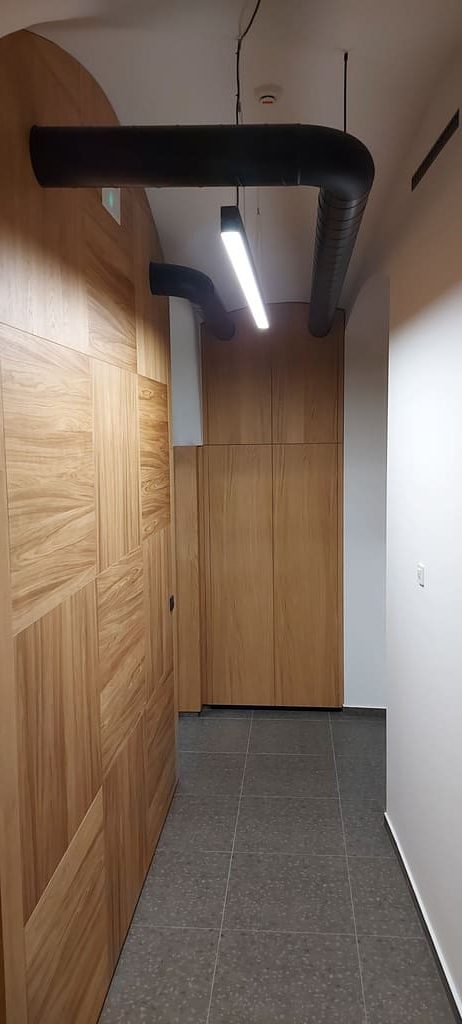 rekuperator prezračevalnega sistema je skrit v omari