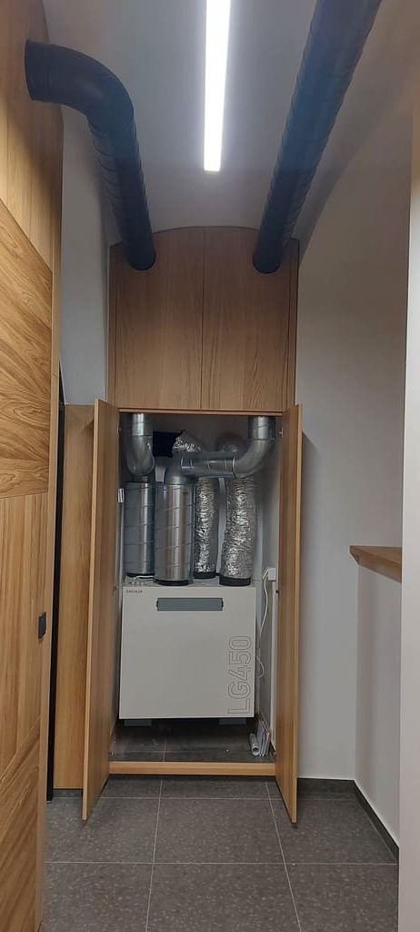 Prezračevalni sistem s skritim rekuperatorjem