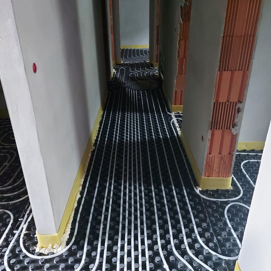 Talno gretje na hodniku