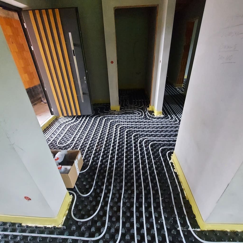 Talno gretje na hodniku in vseh prostorih